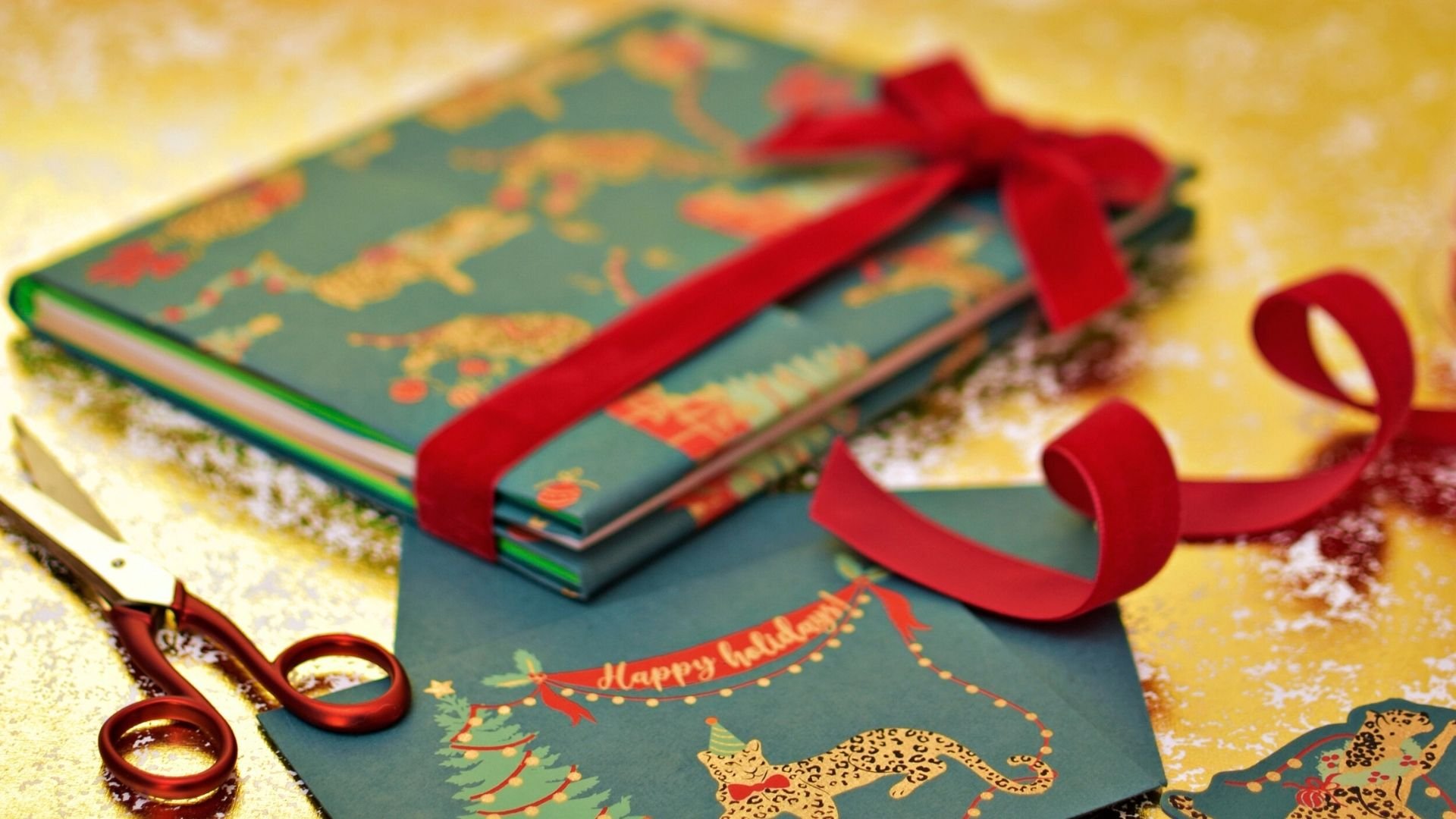 Hallmark Gift Shop -Hallmark Gift Shop Leopardbookwrapping